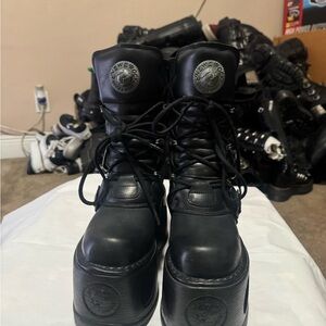 NEW ROCK BLACK PLATFORMS